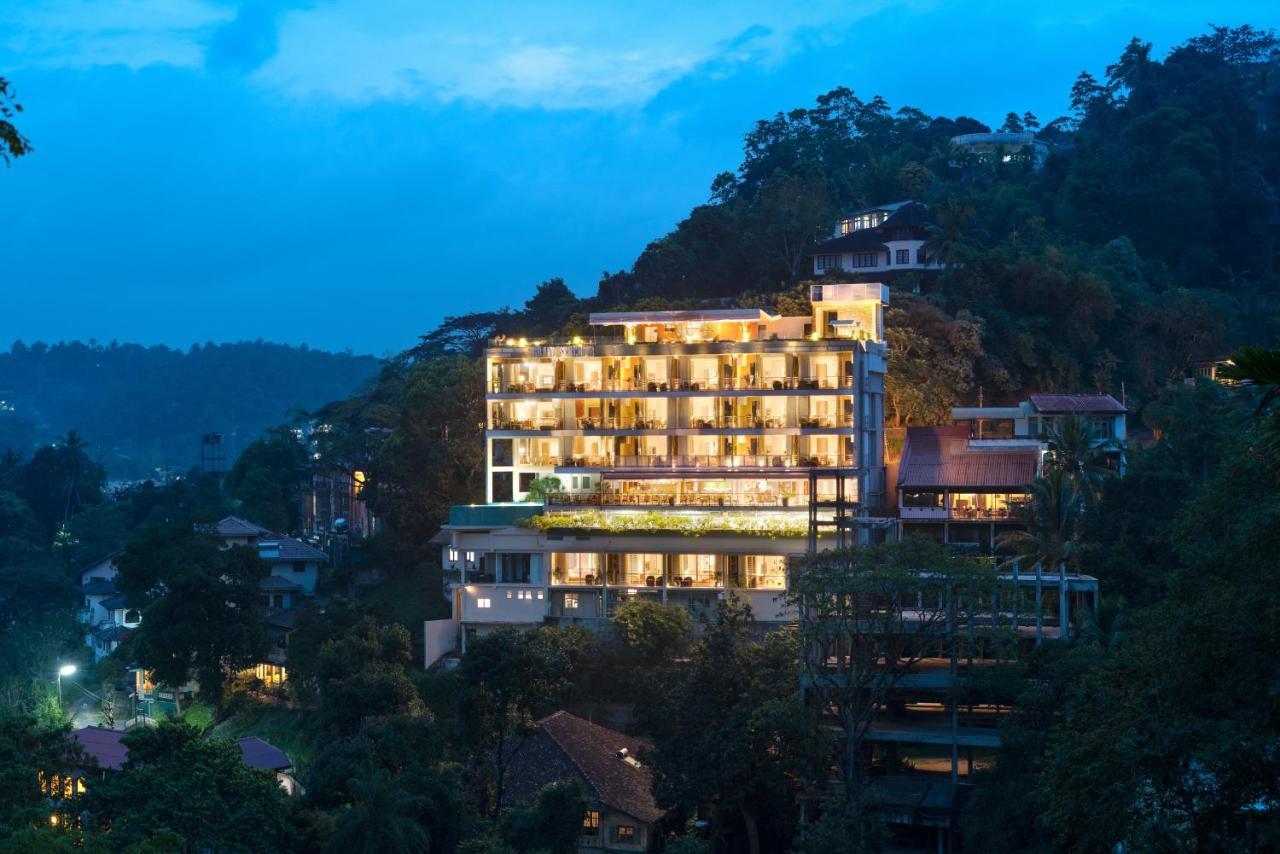 Grand Serendib Hotel Kandy Bagian luar foto